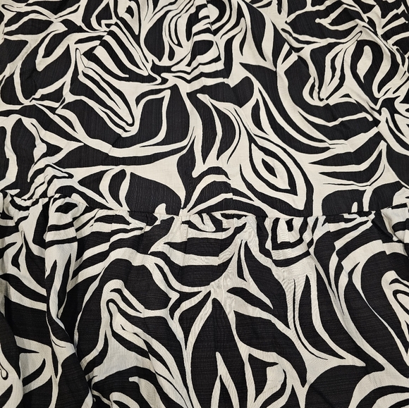 Rachel Zoe 2 Piece Zebra Leaf Print Crop Top And skirt Set Large! - Picture 3 of 11